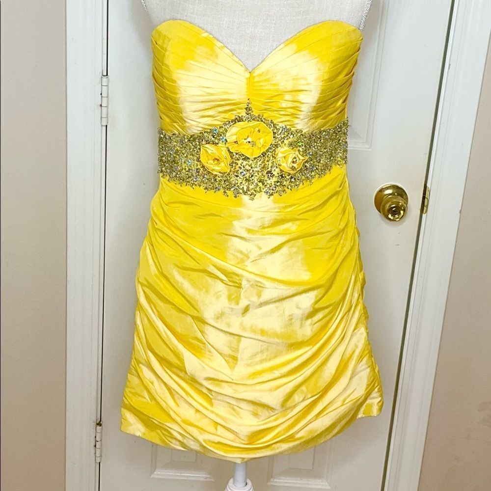 NWOT Xcite Size 12 Yellow Rhinestone Satin Ruche Prom/Formal Dress